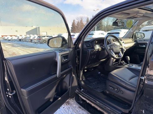 Used 2017 Toyota 4Runner image 10