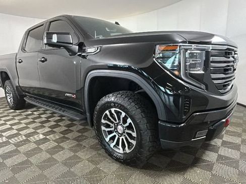 Used 2022 GMC Sierra 1500 AT4 w/ AT4 Premium Package AWD/4WD image 2
