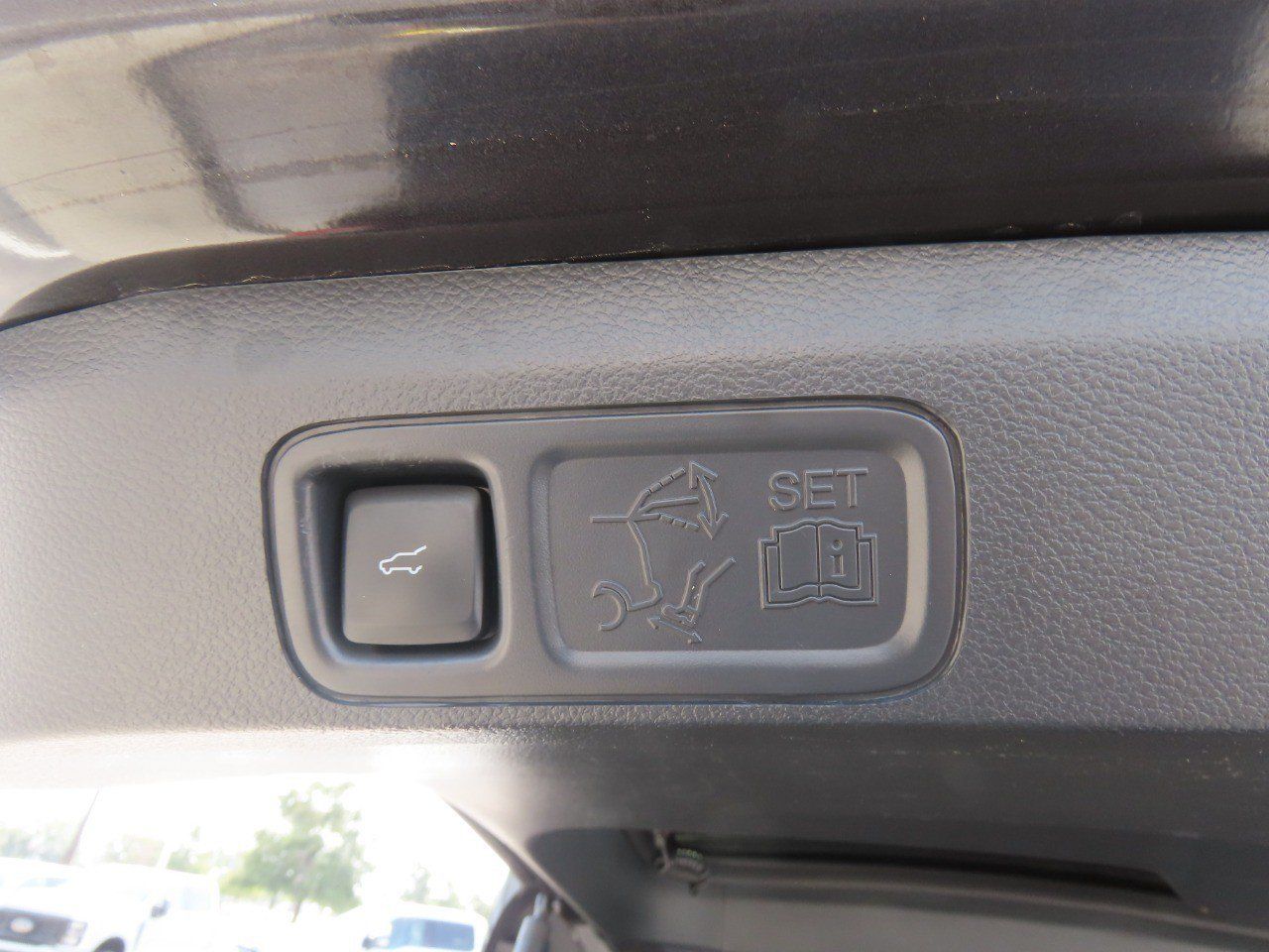 Used 2023 Ford Expedition Limited RWD image 14