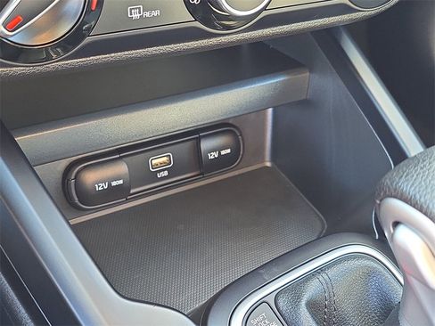 Certified 2024 Kia Soul LX image 27