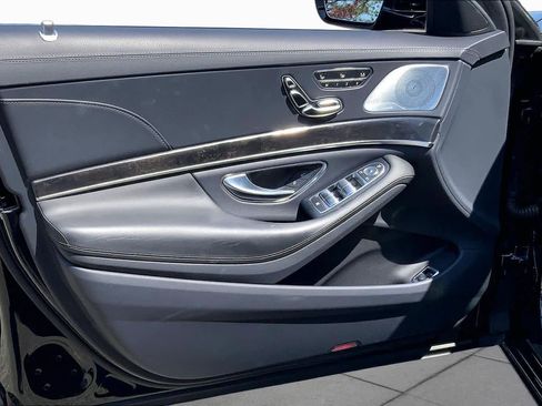 Used 2019 Mercedes-Benz S 560 4MATIC Sedan image 21