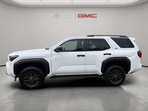 Used 2025 Toyota 4Runner SR5 AWD/4WD image 6