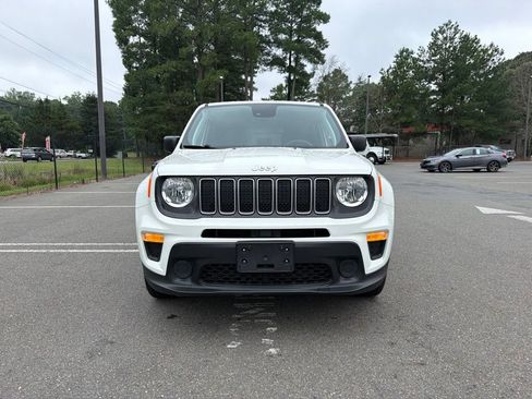 Used 2023 Jeep Renegade Latitude AWD/4WD image 3
