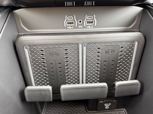New 2026 RAM 3500 Laramie AWD/4WD image 28