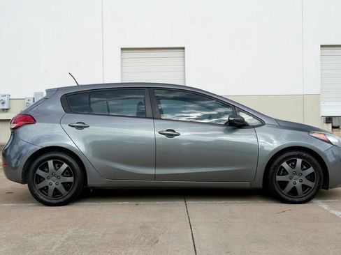 Used 2016 Kia Forte LX FWD image 14