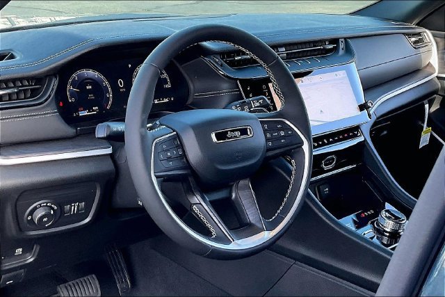 New 2026 Jeep Grand Cherokee Limited AWD/4WD image 6