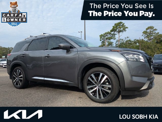 Used 2025 Nissan Pathfinder Platinum w/ Black Appearance Package FWD image 1