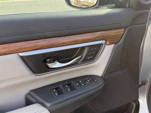 Used 2017 Honda CR-V Touring image 12