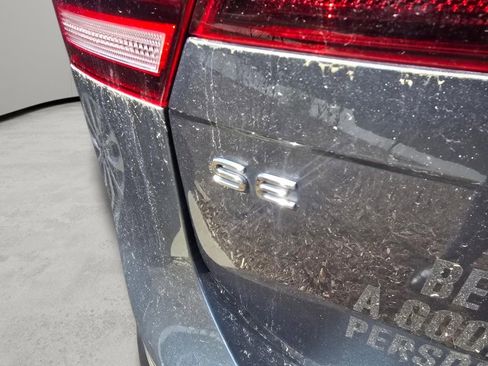 Used 2022 Volkswagen Tiguan SE w/ Panoramic Sunroof Package image 16