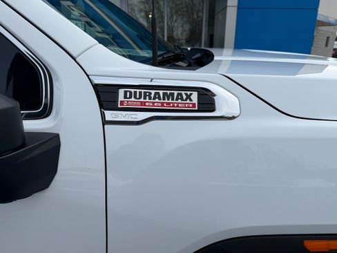 Used 2023 GMC Sierra 3500 SLE w/ SLE Convenience Package image 4