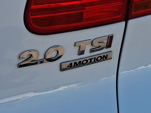 Used 2015 Volkswagen Tiguan SE image 30