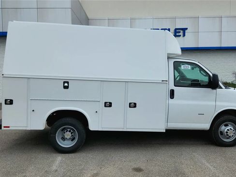 New 2025 Chevrolet Express 3500 w/ Power Convenience Package RWD image 6