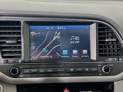 Used 2017 Hyundai Elantra Limited w/ Limited Tech Package 04 image 21