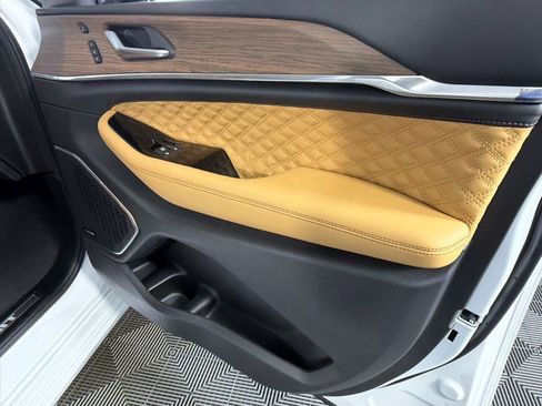 Used 2023 Jeep Grand Cherokee L Summit w/ Advanced Protech Group IV image 38