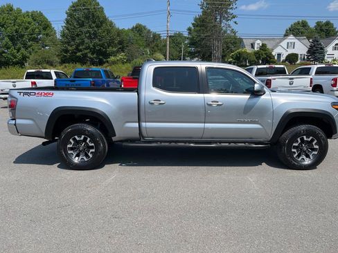 Used 2022 Toyota Tacoma TRD Off-Road image 2