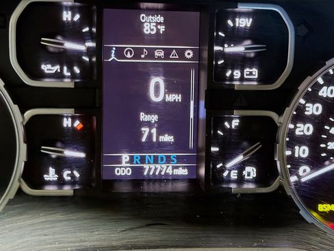 Used 2018 Toyota Tundra SR5 w/ TRD Off Road Package image 8