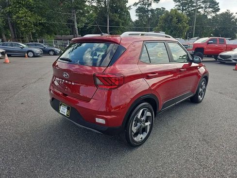 Used 2024 Hyundai Venue SEL image 5