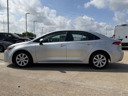 Used 2024 Toyota Corolla LE FWD image 6