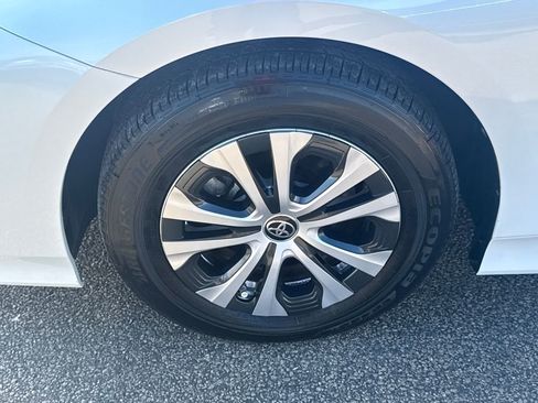 Used 2021 Toyota Prius Prime XLE image 41