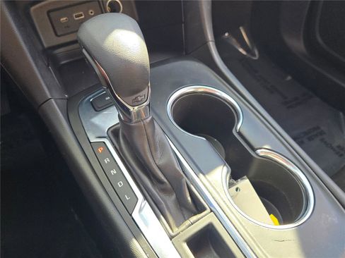 Used 2023 Chevrolet Equinox LT image 32