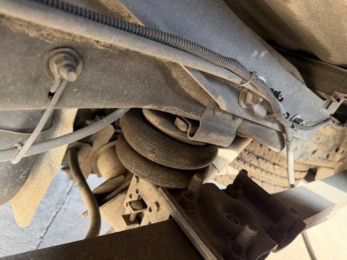 Used 2000 Ford F250 Lariat image 19