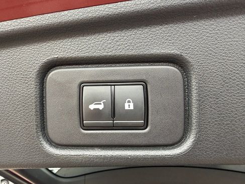 Used 2022 Nissan Pathfinder Platinum w/ Cargo Package image 35