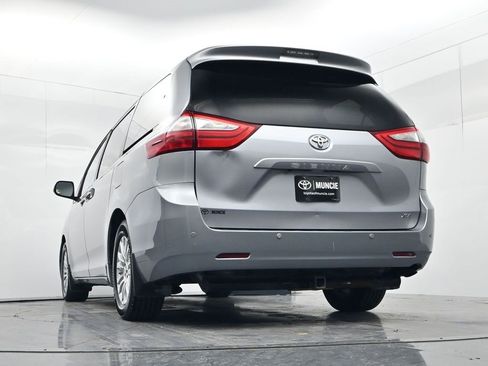 Used 2015 Toyota Sienna XLE image 49