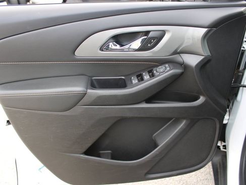 Used 2020 Chevrolet Traverse LS image 9