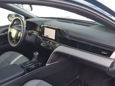 Used 2026 Toyota Camry SE image 30