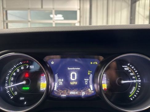 Used 2021 Jeep Wrangler Unlimited Sahara image 6