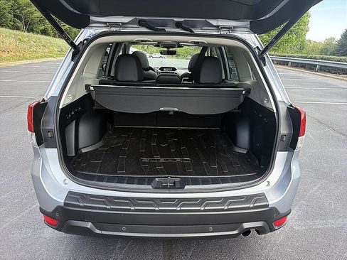 Used 2023 Subaru Forester Limited AWD/4WD image 3