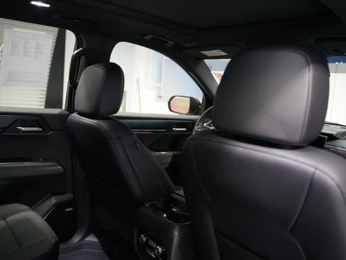 Used 2024 GMC Acadia AT4 image 21