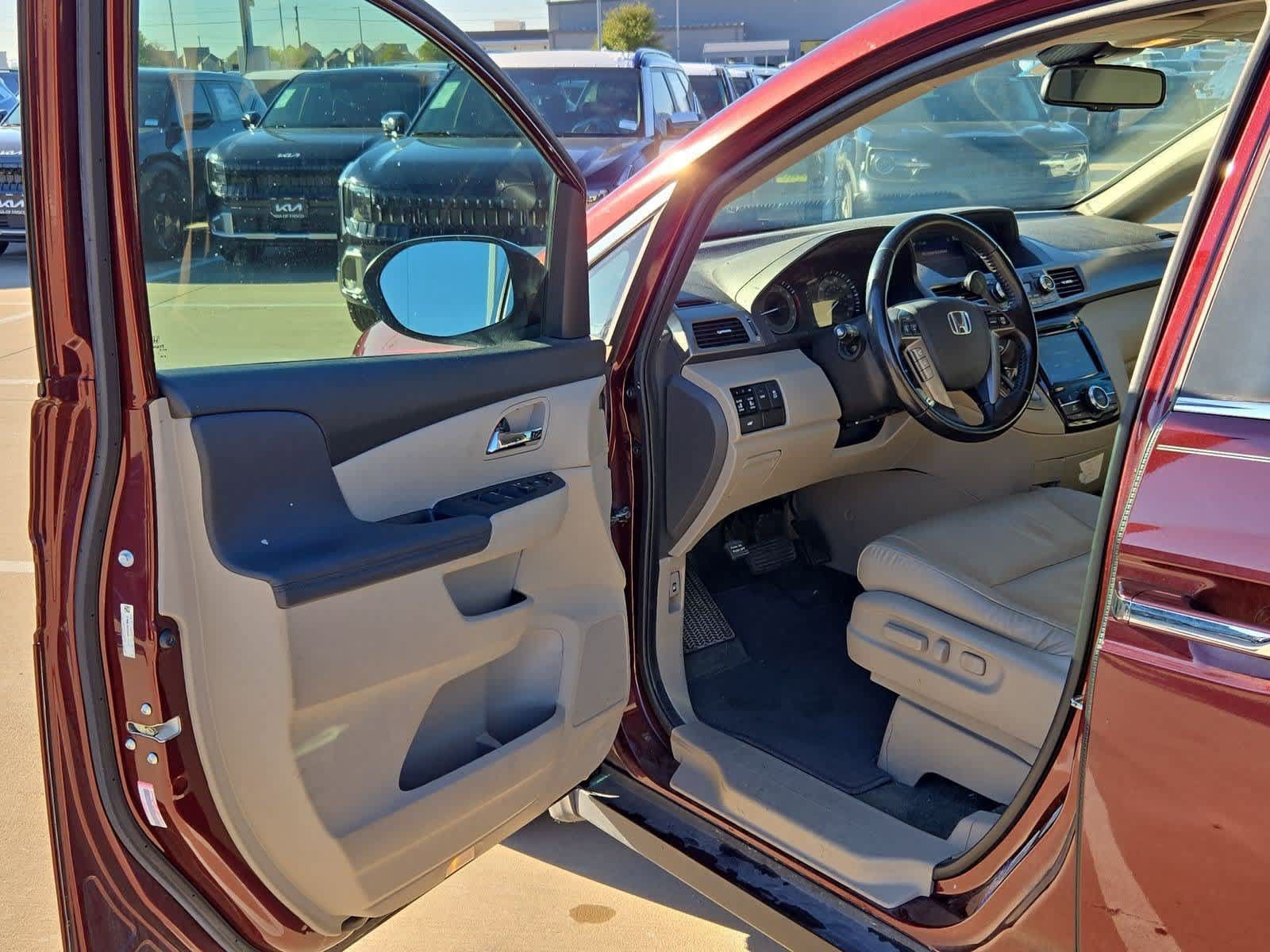 Used 2016 Honda Odyssey EX-L image 2