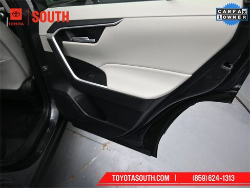 Used 2023 Toyota RAV4 XLE Premium image 34