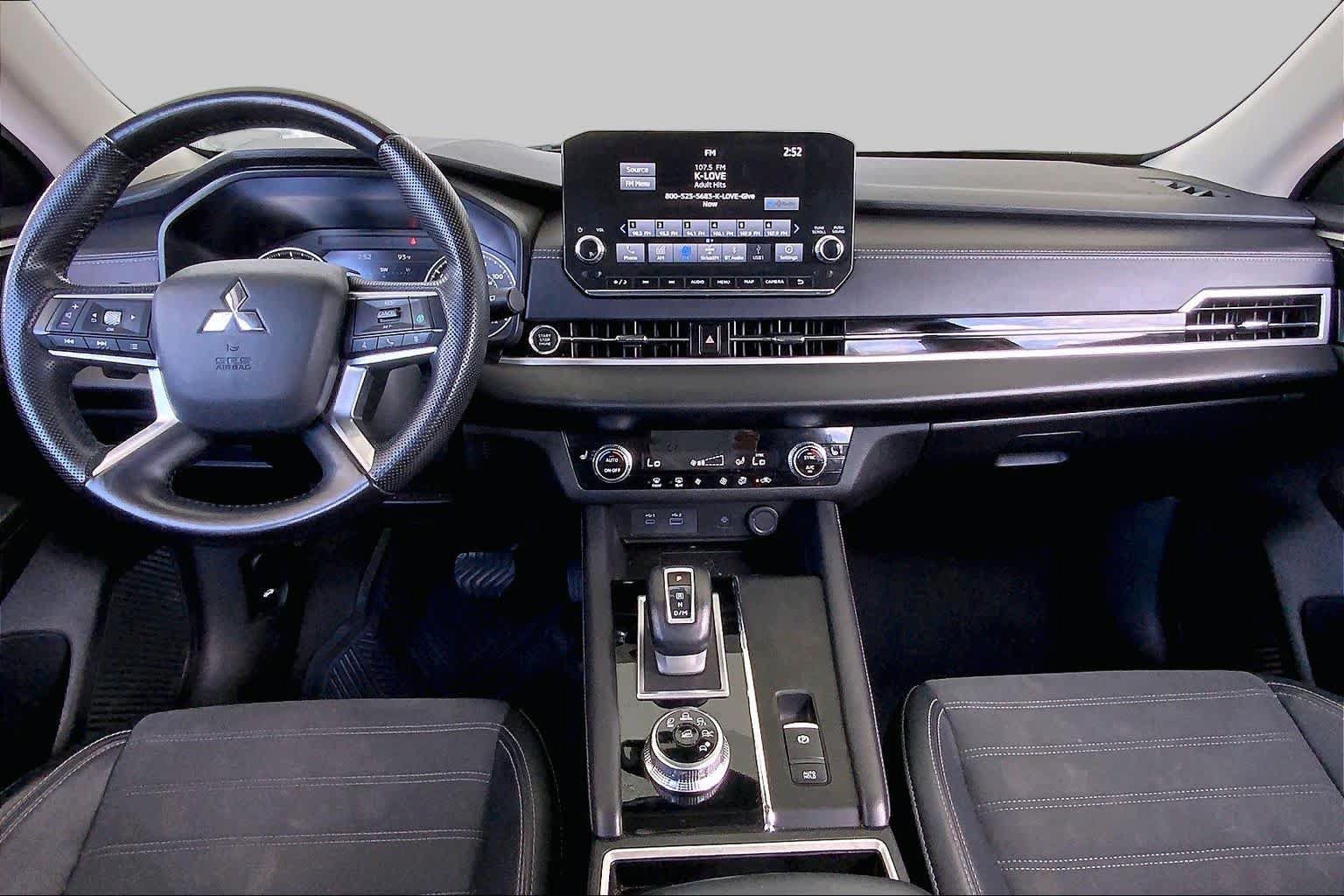 Used 2024 Mitsubishi Outlander SE FWD image 16