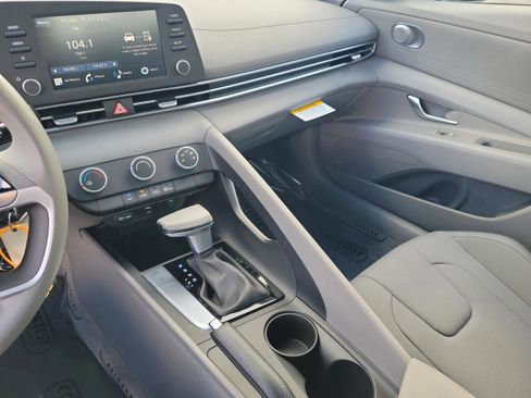 New 2026 Hyundai Elantra SE image 34