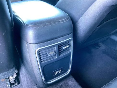 Used 2018 Chrysler 300 Touring w/ Sport Appearance Package image 32