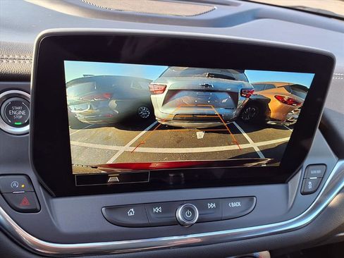 Used 2023 Chevrolet Blazer LT image 4