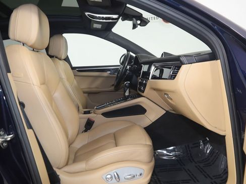 Used 2020 Porsche Macan AWD/4WD image 14