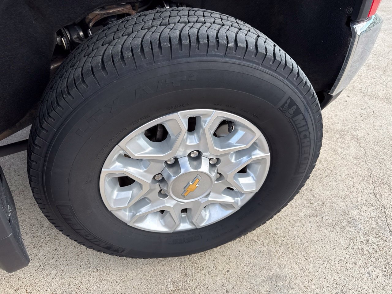 Used 2024 Chevrolet Silverado 2500 LT w/ Convenience Package AWD/4WD image 15