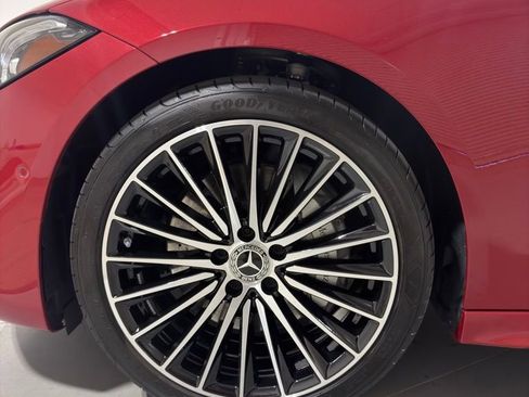 Used 2024 Mercedes-Benz C 300 Sedan image 3