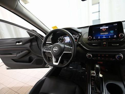 Used 2022 Nissan Altima 2.5 SR image 25