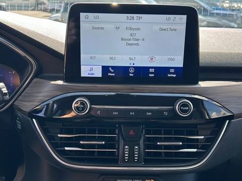 Certified 2020 Ford Escape Titanium AWD/4WD image 20