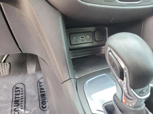 Used 2022 Chevrolet Equinox LT FWD image 15