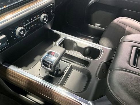 Used 2022 Chevrolet Silverado 1500 RST AWD/4WD image 19