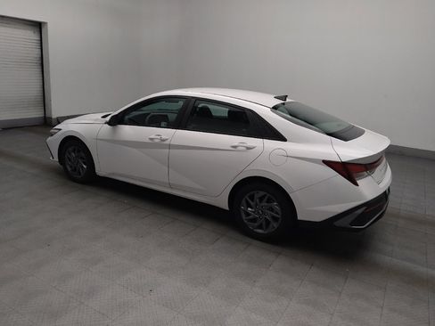 Used 2024 Hyundai Elantra SEL FWD image 3