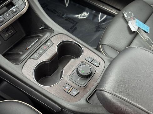 Used 2023 GMC Acadia Denali image 34