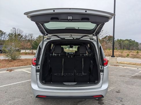 Certified 2026 Chrysler Pacifica Select w/ S Appearance Package image 42