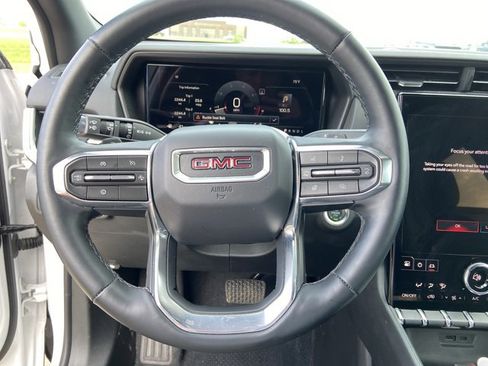 Used 2025 GMC Terrain Elevation AWD/4WD image 40