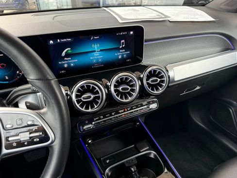 Certified 2021 Mercedes-Benz GLB 250 w/ Premium Package image 21